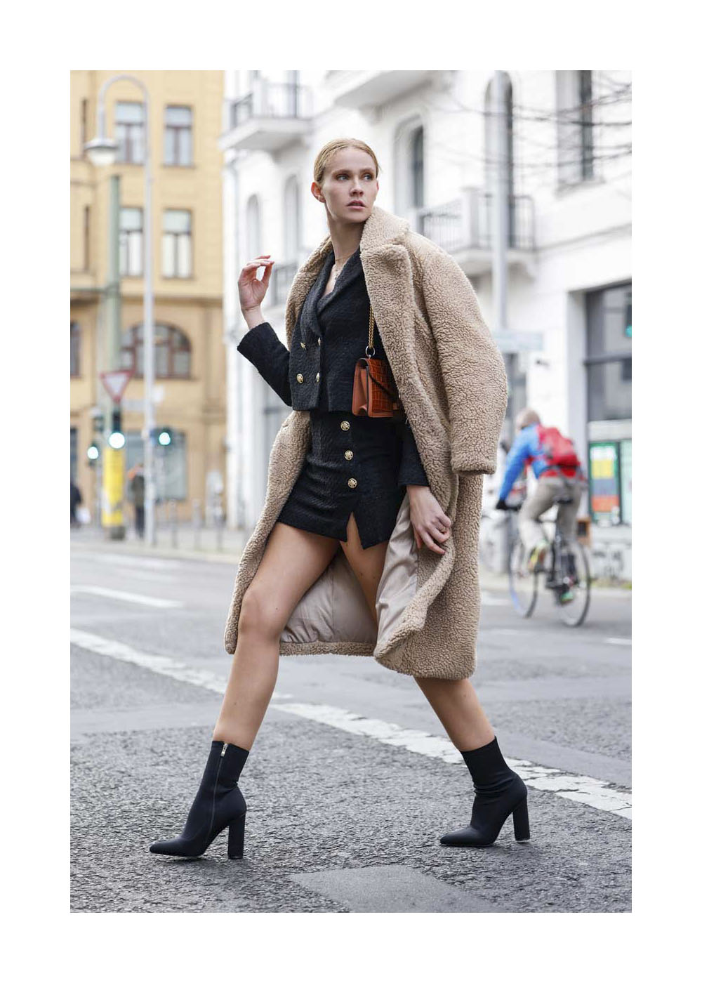 Street Style mit Model Sandra Hunke in Berlin